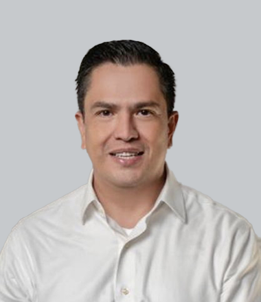 Dr. César. R. Aguilar